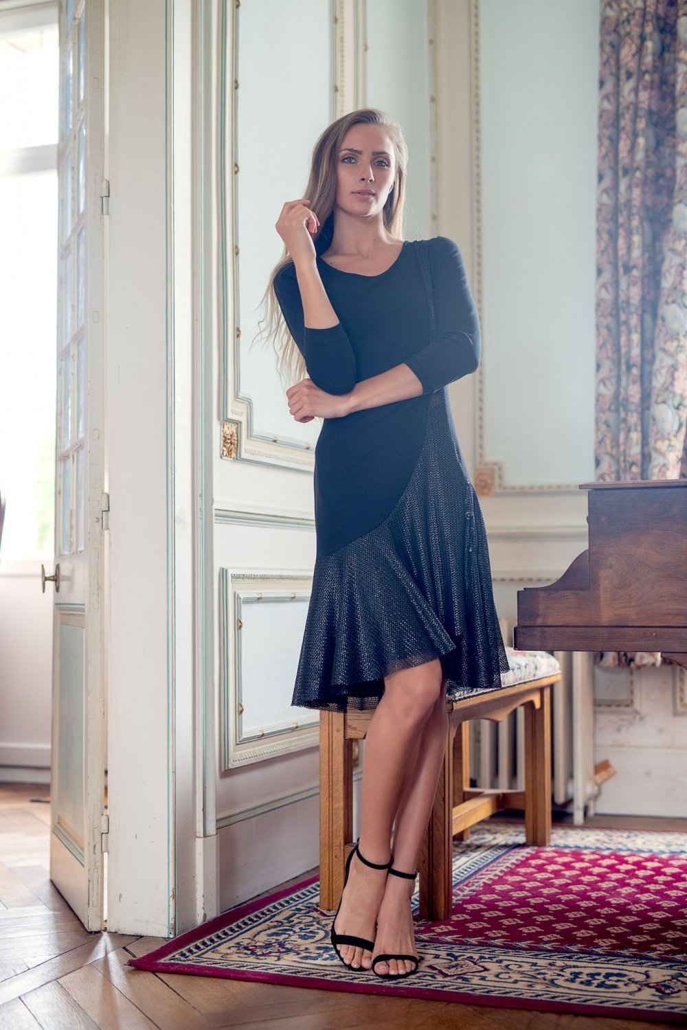 Robe courte style années 20 en noire à manches trois quart Anne-Sophie  Toniazzi - Une créatrice de mode sur mesure - achat vente bijoux,  accessoires